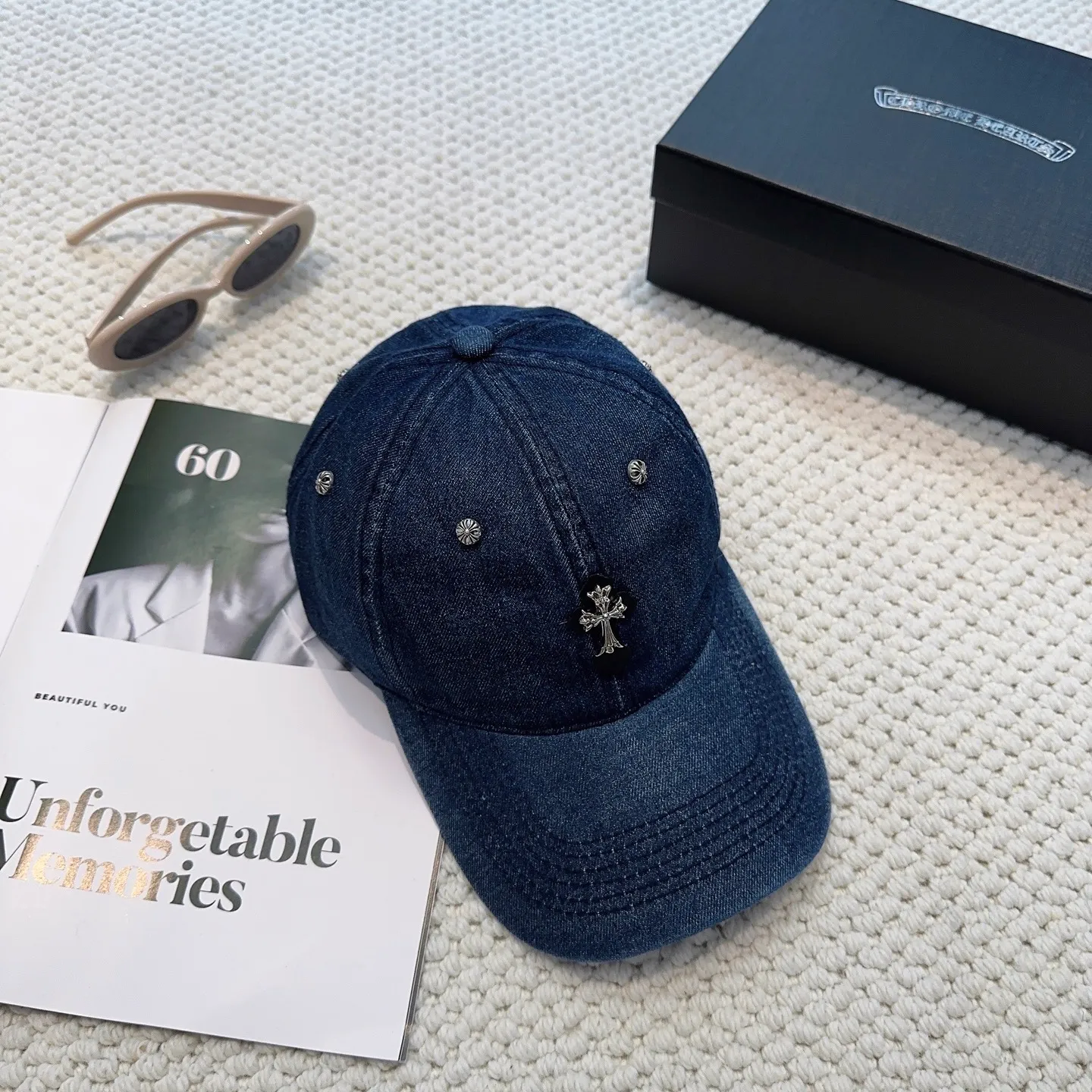 P60 Crow Heart 🆕🆕25 new washed denim baseball cap, personalized fashion classic cross logo, casual with a cool feeling, unisex style, same style for men and women! Very easy to match! Head circumference: 56-58cm is available